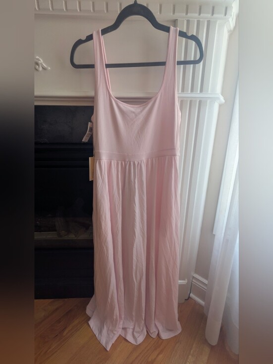 Wilfred Dresses & Skirts - Wilfred Market Midi Dress - Soft Pink Sleeveless Midi Dress